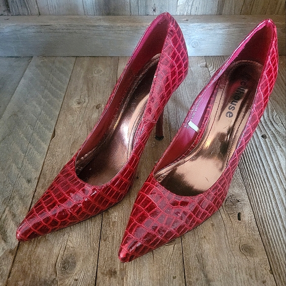 Red heels - Picture 1 of 6